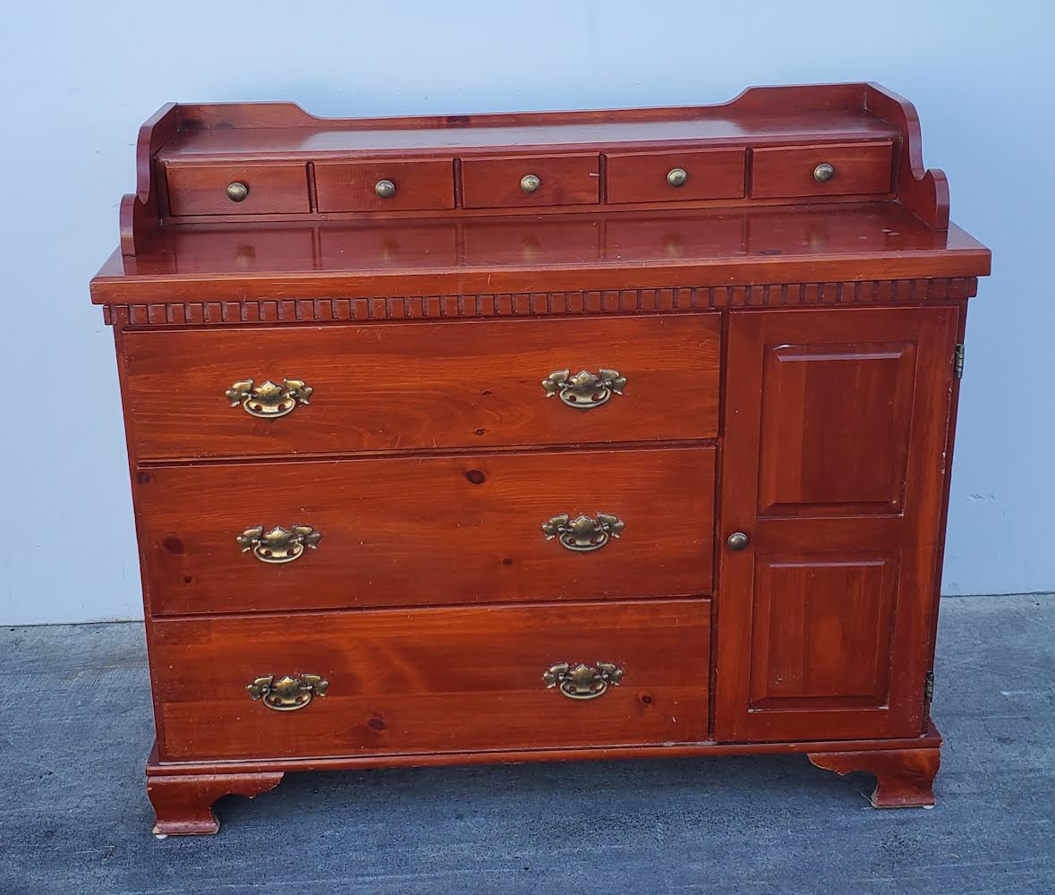 mahogany dresser/ chest if drawers/ sideboard server antique/ vintage