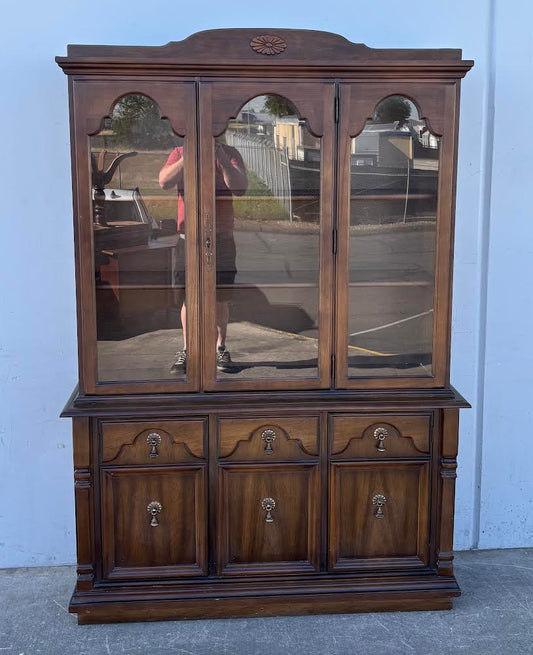 China Hutch Curio Cabinet