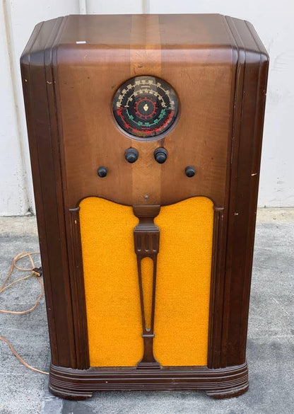 Antique Jukebox style  radio player