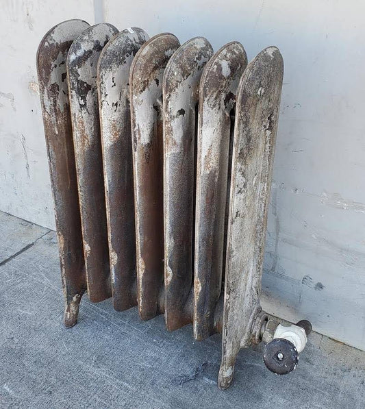 Cast iron radiator