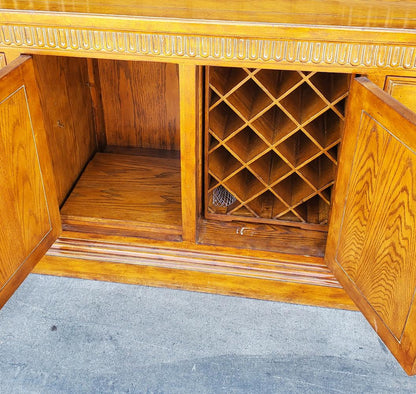 Lexington sideboard/buffet hutch antique/vintage