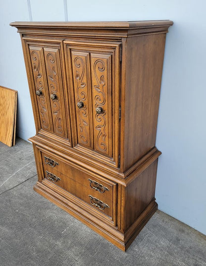 Broyhill antique/ vintage armoire/ wardrobe with wheels