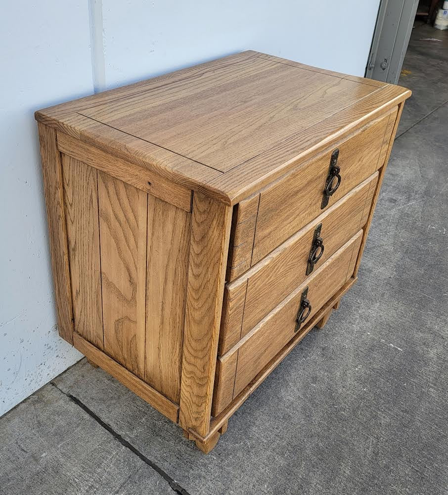 Light wood nightstand/ chest of drawers end/side table vintage MCM