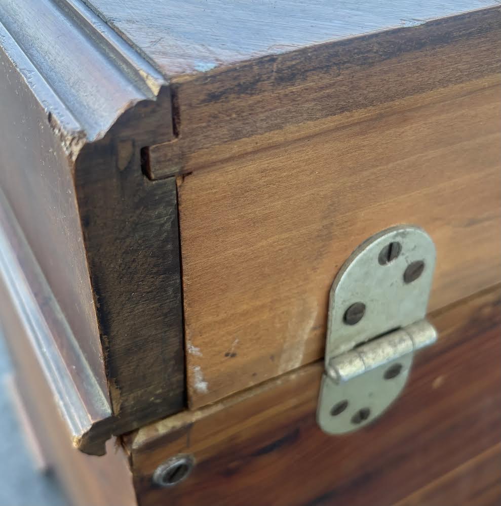 Lane cedar chest