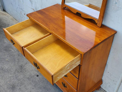 Dresser 5 drawer with mirror vintage