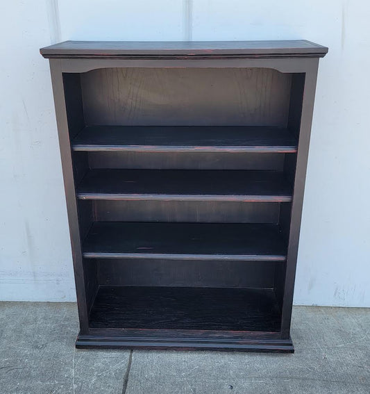 Black bookcase/bookshelf