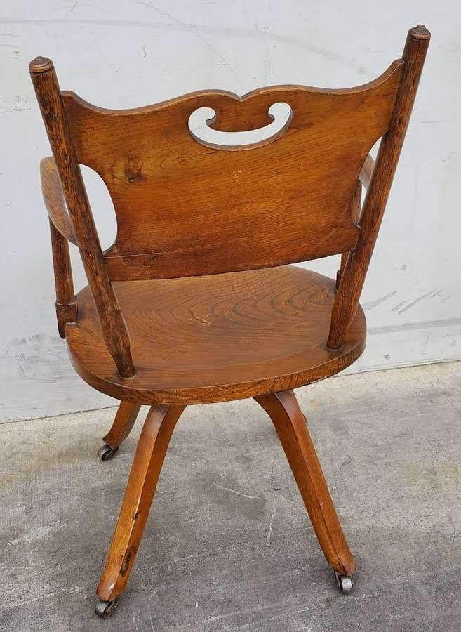 Vintage counter/bar stool with wheels