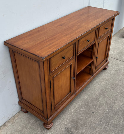 Sideboard/ buffet cabinet