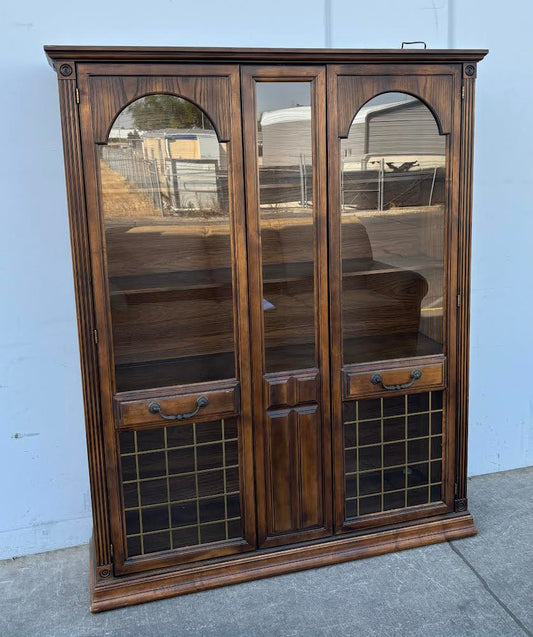 Three Shelf Curio / Hutch display cabinet