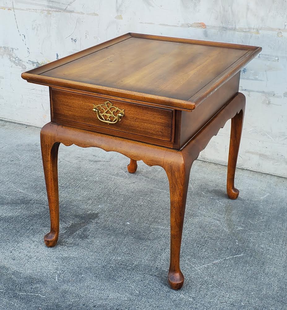 Statton trutype Americana end/side table cherry queen anne style