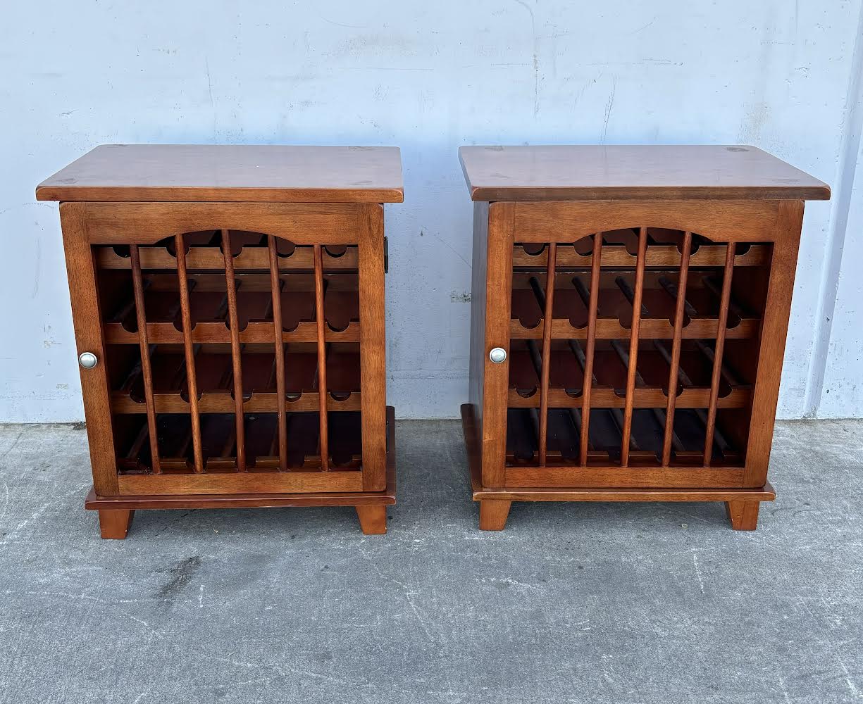 2 Wine rack cabinet with door