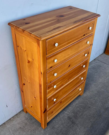 Southern Furniture 6-Drawer Pine Chest Dresser
