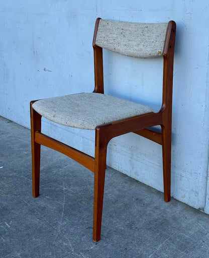 Mid Century Modern Chair