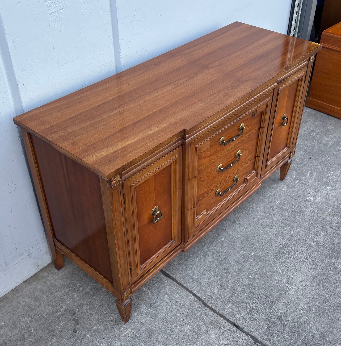 Thomasville sideboard/ buffet credenza
