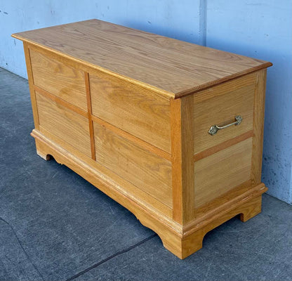 Vintage Wood Chest/trunk