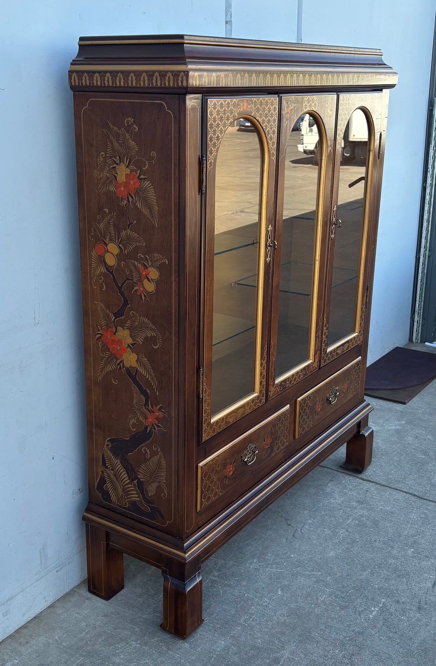 Lighted curio display cabinet antique/ vintage