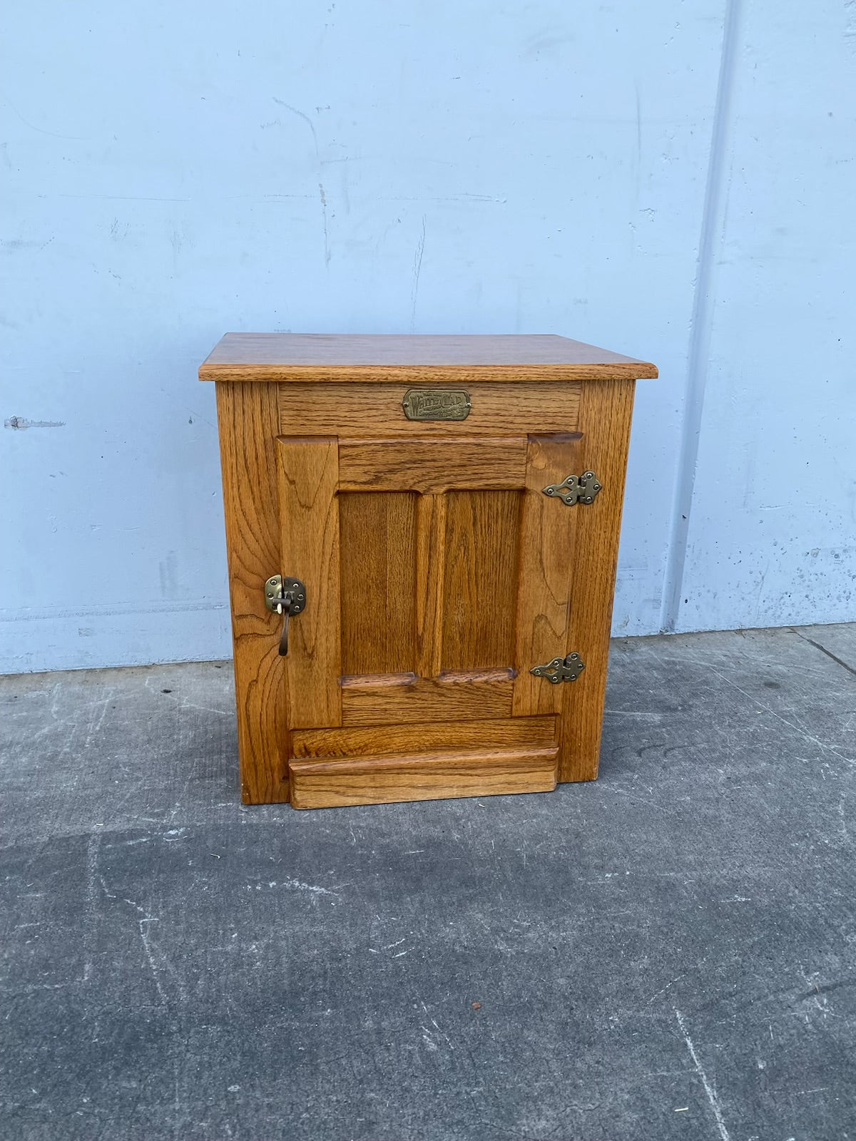 White clad cabinet nightstand/end/side table ice box