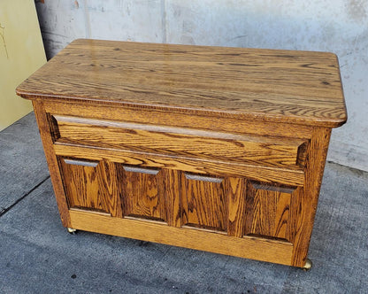 Desk wood with wheels