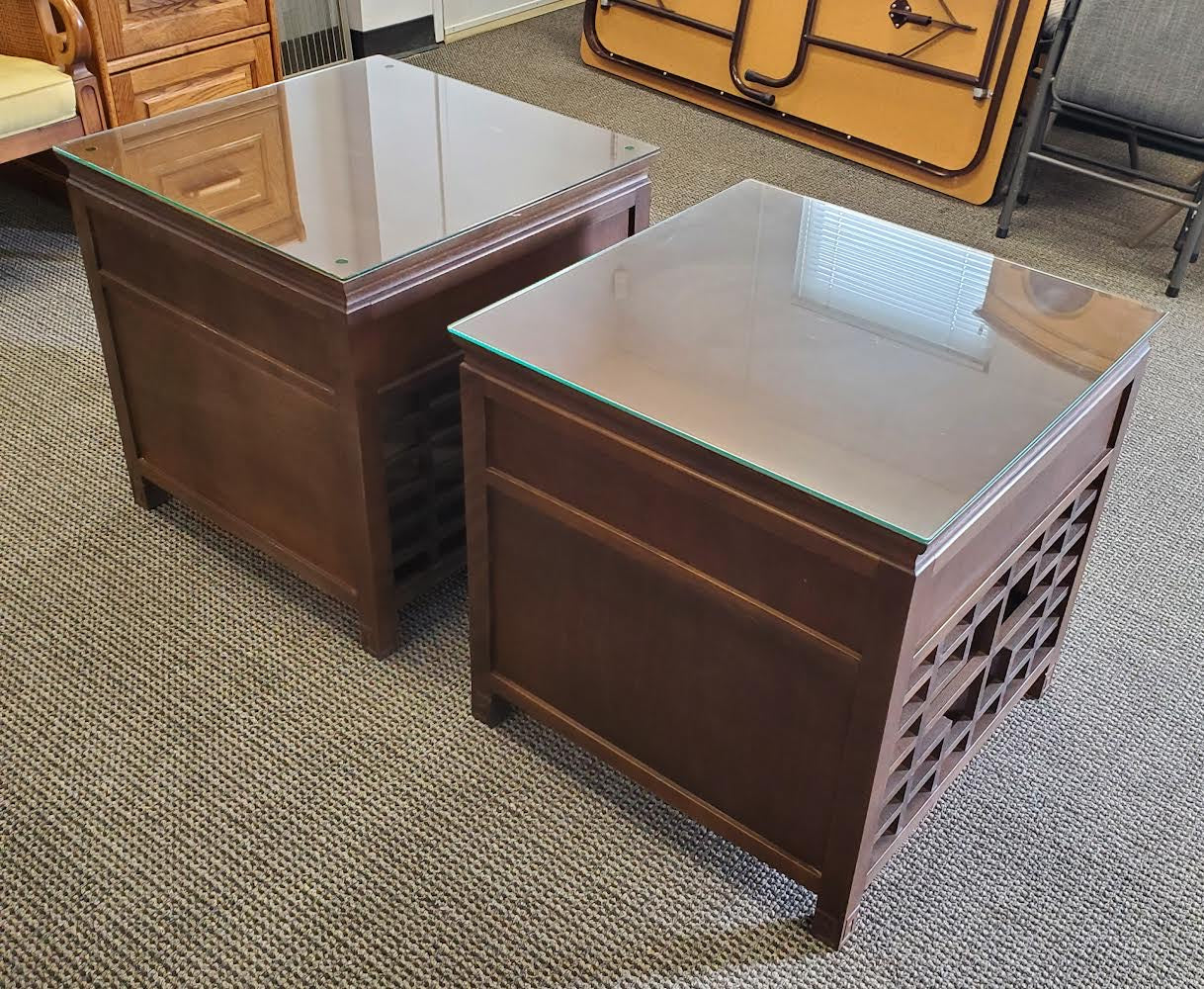 Yashio Japanese / Chinese/Asian (2) nightstands/end/side tables