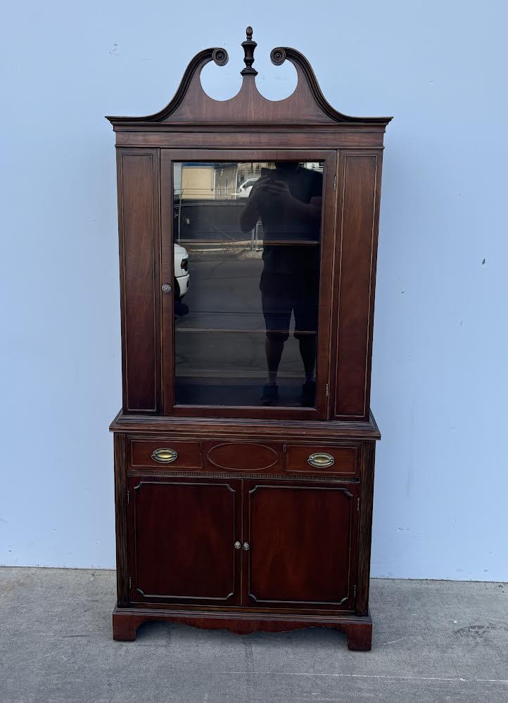 Thomasville Antique Mahogany Cabinet