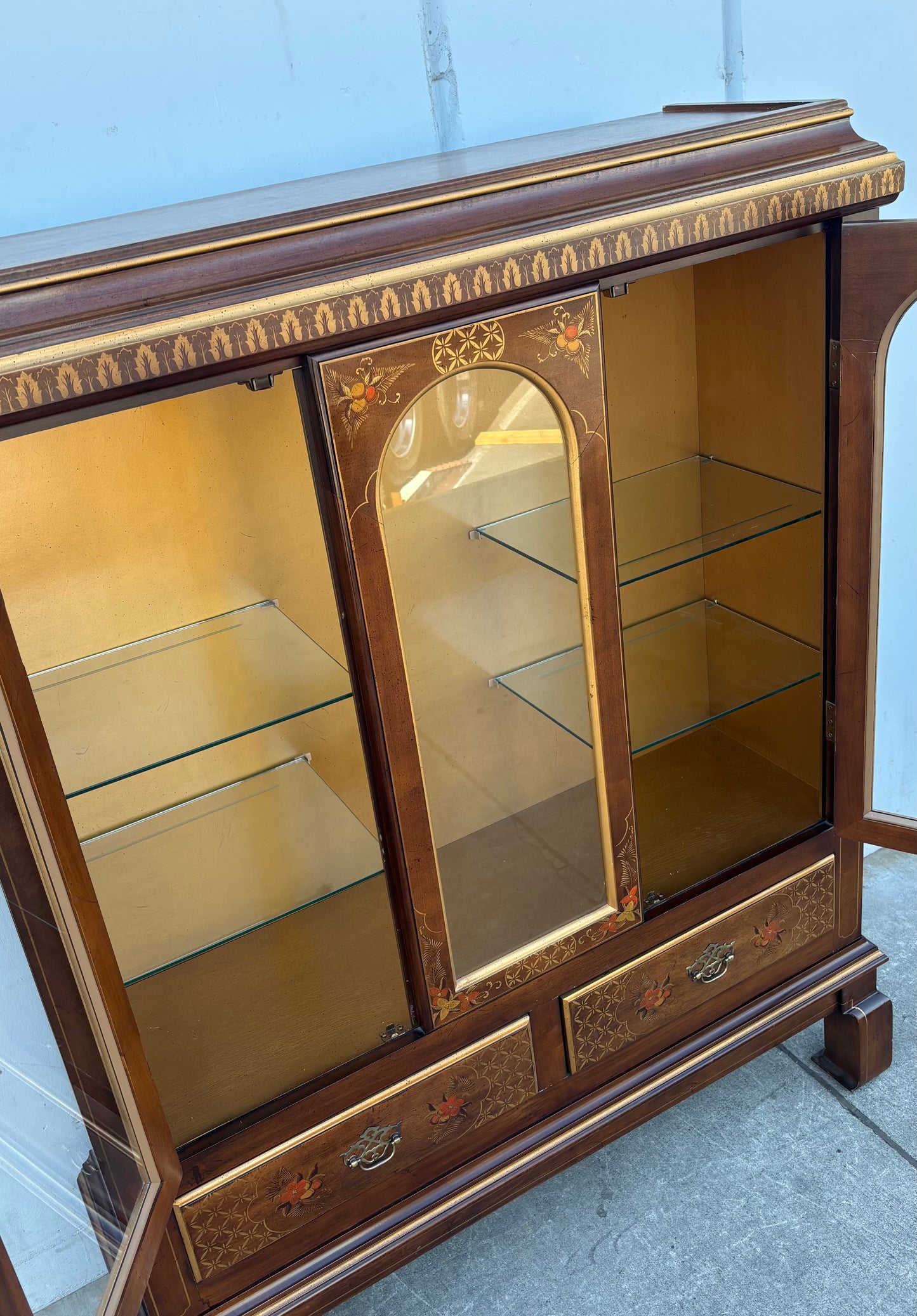 Lighted curio display cabinet antique/ vintage