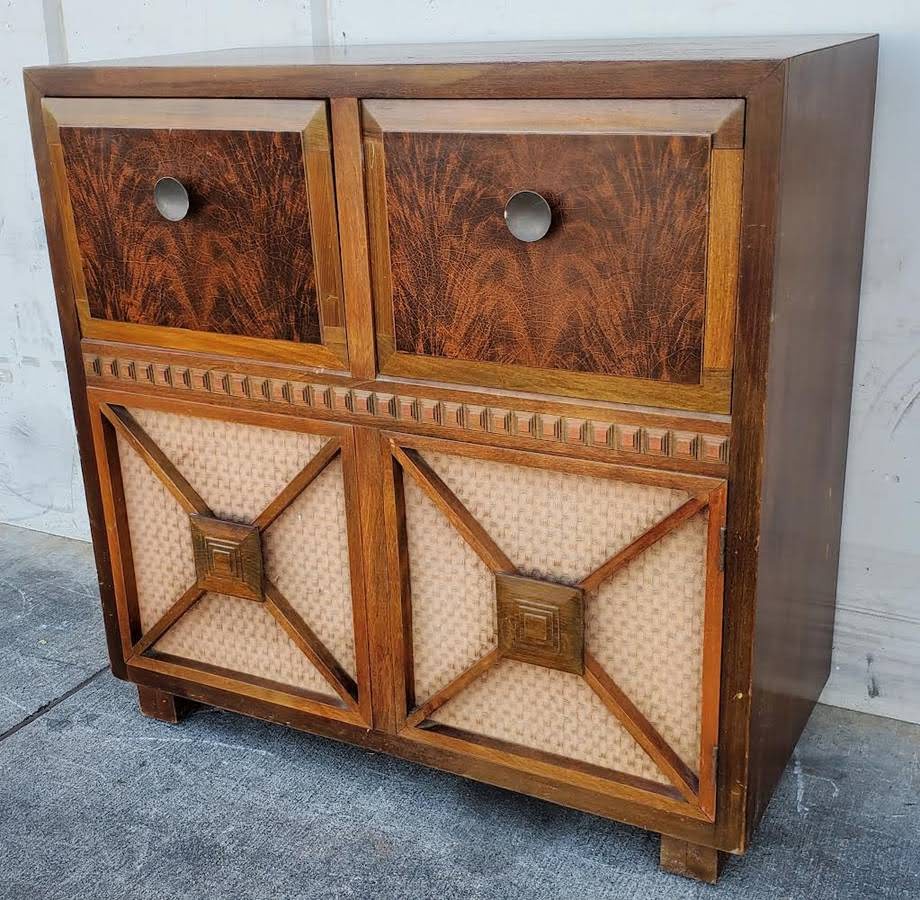 Admiral radio- phonograph antique/vintage ( not working)