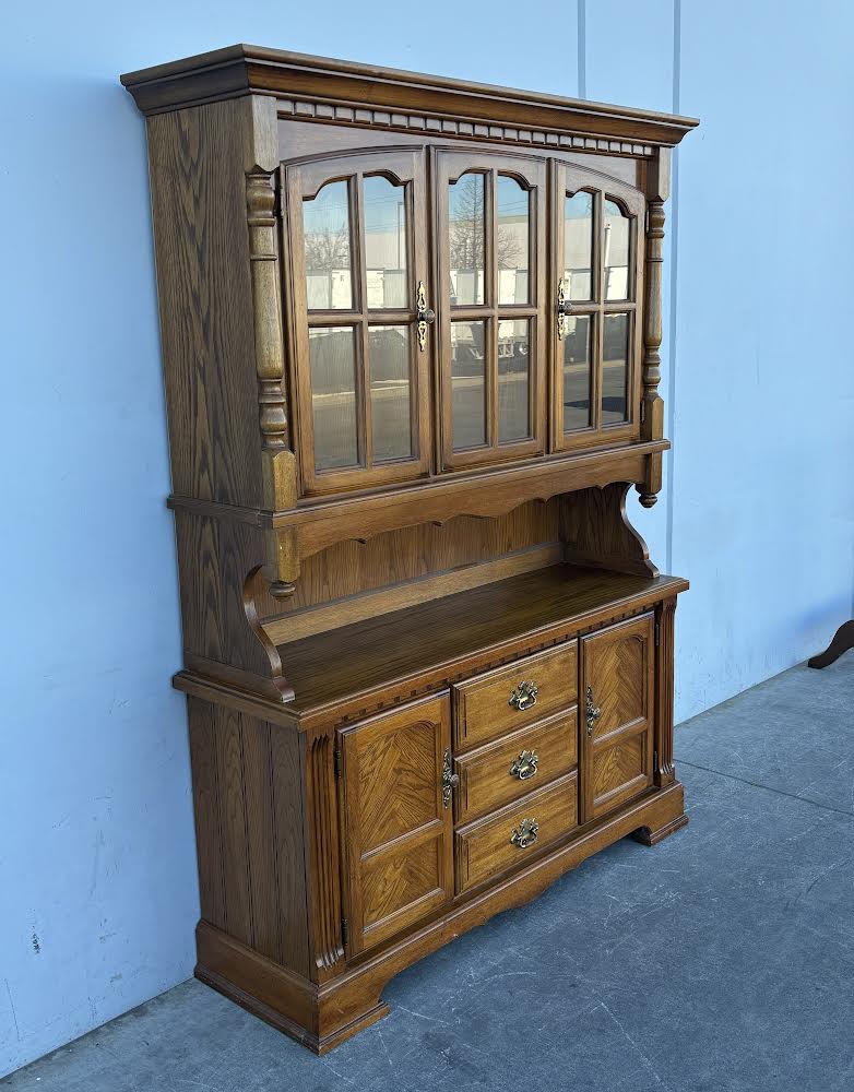 Dark Wood Hutch/China Cabinet