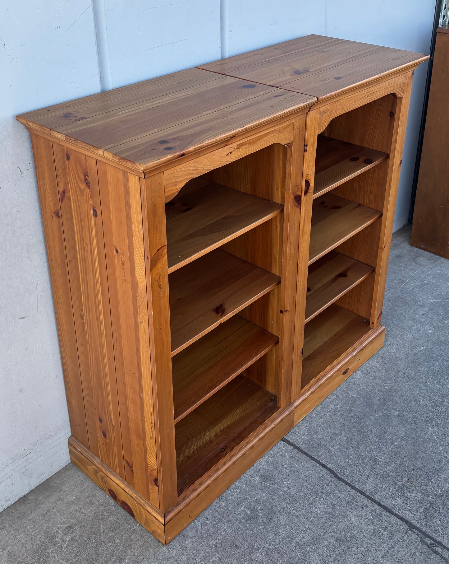 Ethan Allen 2 bookcases/ bookshelves