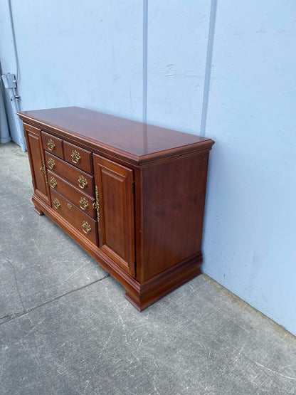 American drew buffet/ sideboard dresser cabinet