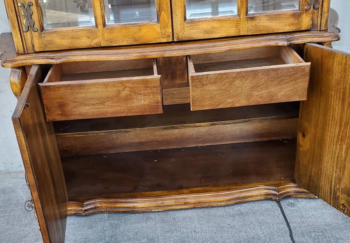 Dining hutch display cabinet lighted antique/vintage