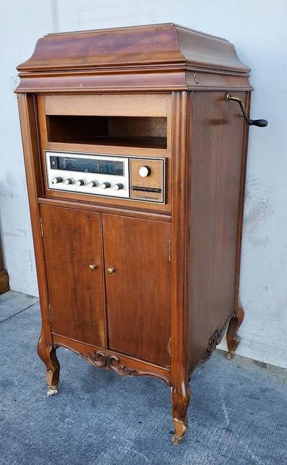 Brunswick antique phonograph and record player with hand crank(does not work)
