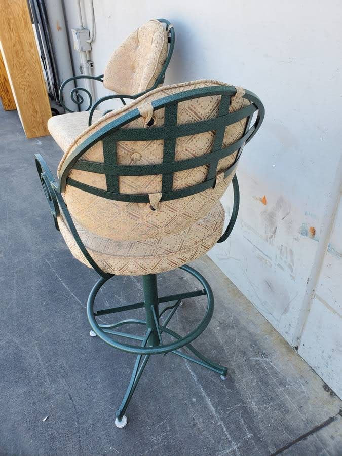 Bar/counter stools green/tan (2)