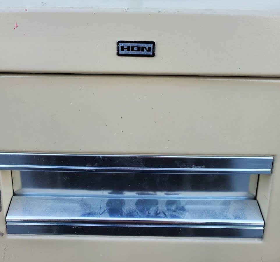 Hon file cabinet 4 drawers