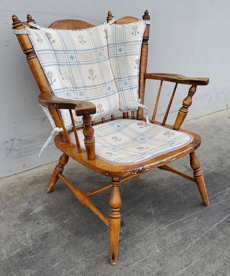 Armchair white floral cushion antique/vintage