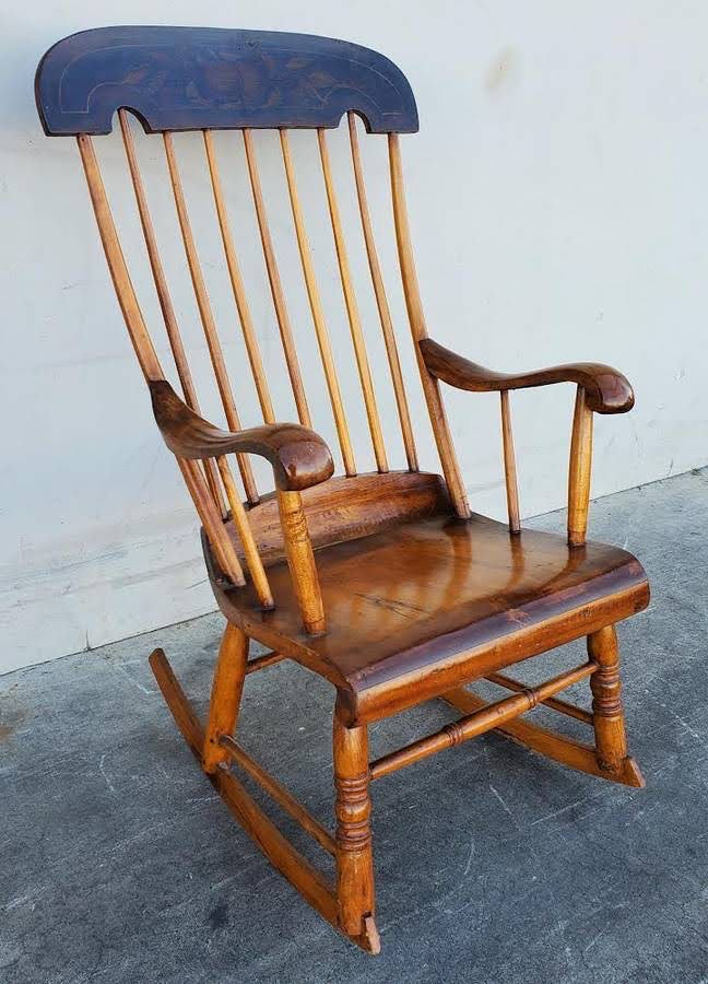 Rocking chair antique/vintage