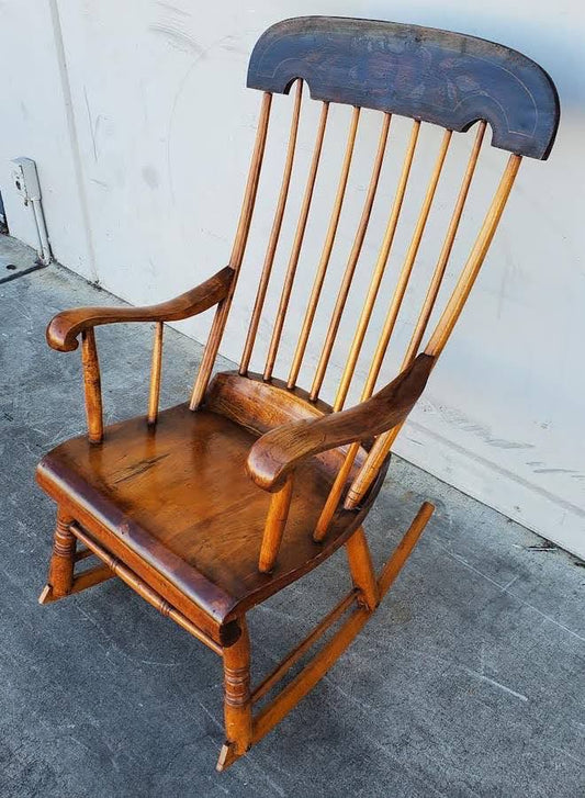 Rocking chair antique/vintage