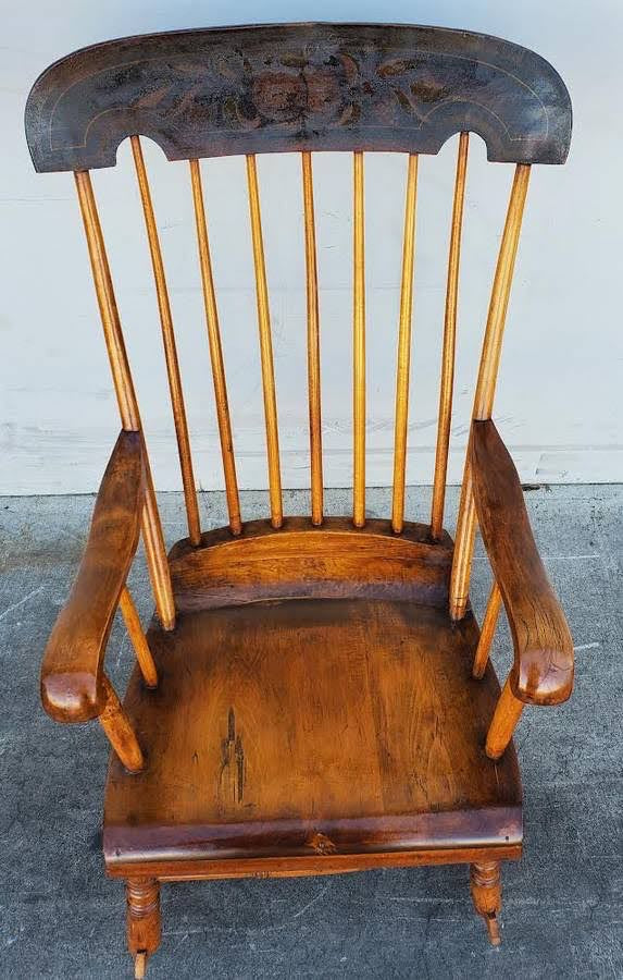 Rocking chair antique/vintage